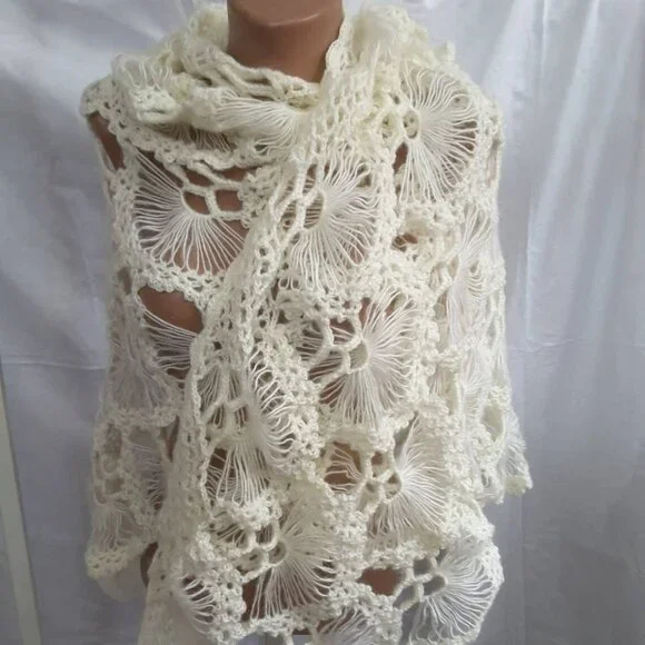 Handmade Crochet Lace Shawl Ivory Wrap - Picture 3 of 6
